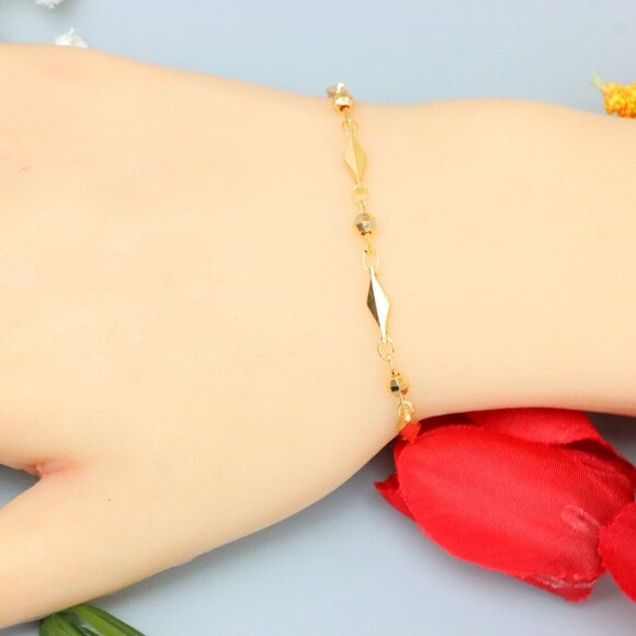 "Elegant & Trendy Bracelet, A Perfect Gift for Women, Thoughtful, EVCH1674 - Picture 3 of 10